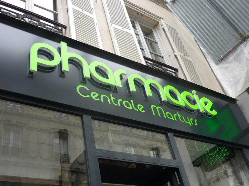 PHARMACIE CENTRALE MARTYRS ENSEIGNE BLOC LED PARIS YES SIGN