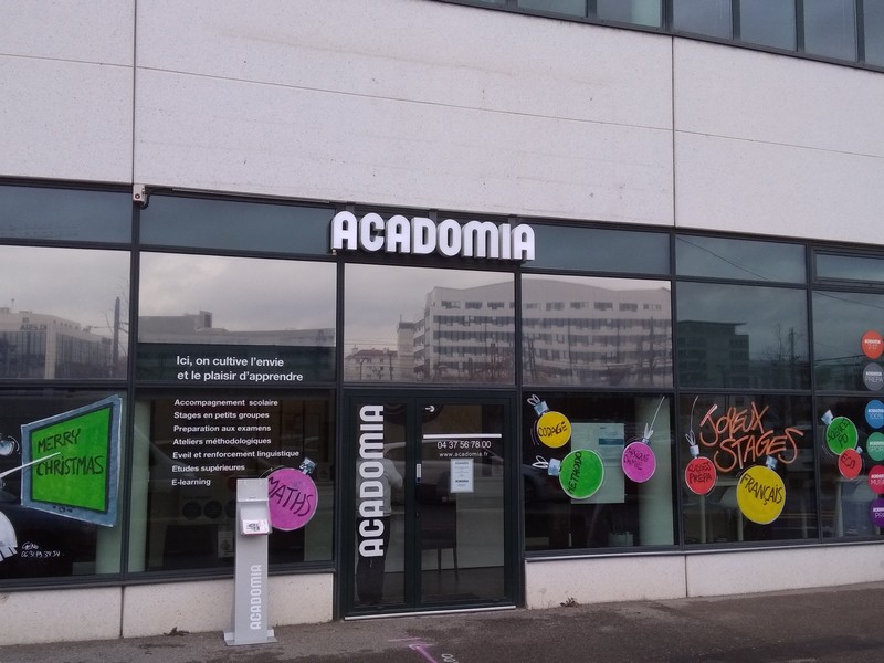 ENSEIGNE LETTRES BOITIERS CHANNEL BENDER LED ACADOMIA LYON YES SIGN ENSEIGNE LETTRES BOITIERS CHANNEL BENDER LED ACADOMIA LYON YES SIGN