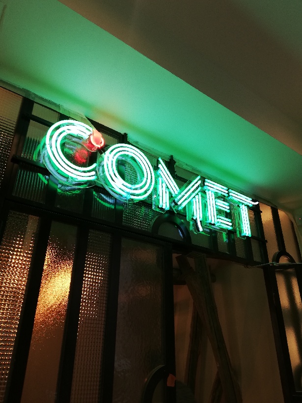 YES SIGN PARIS ENSEIGNE NEON COMET