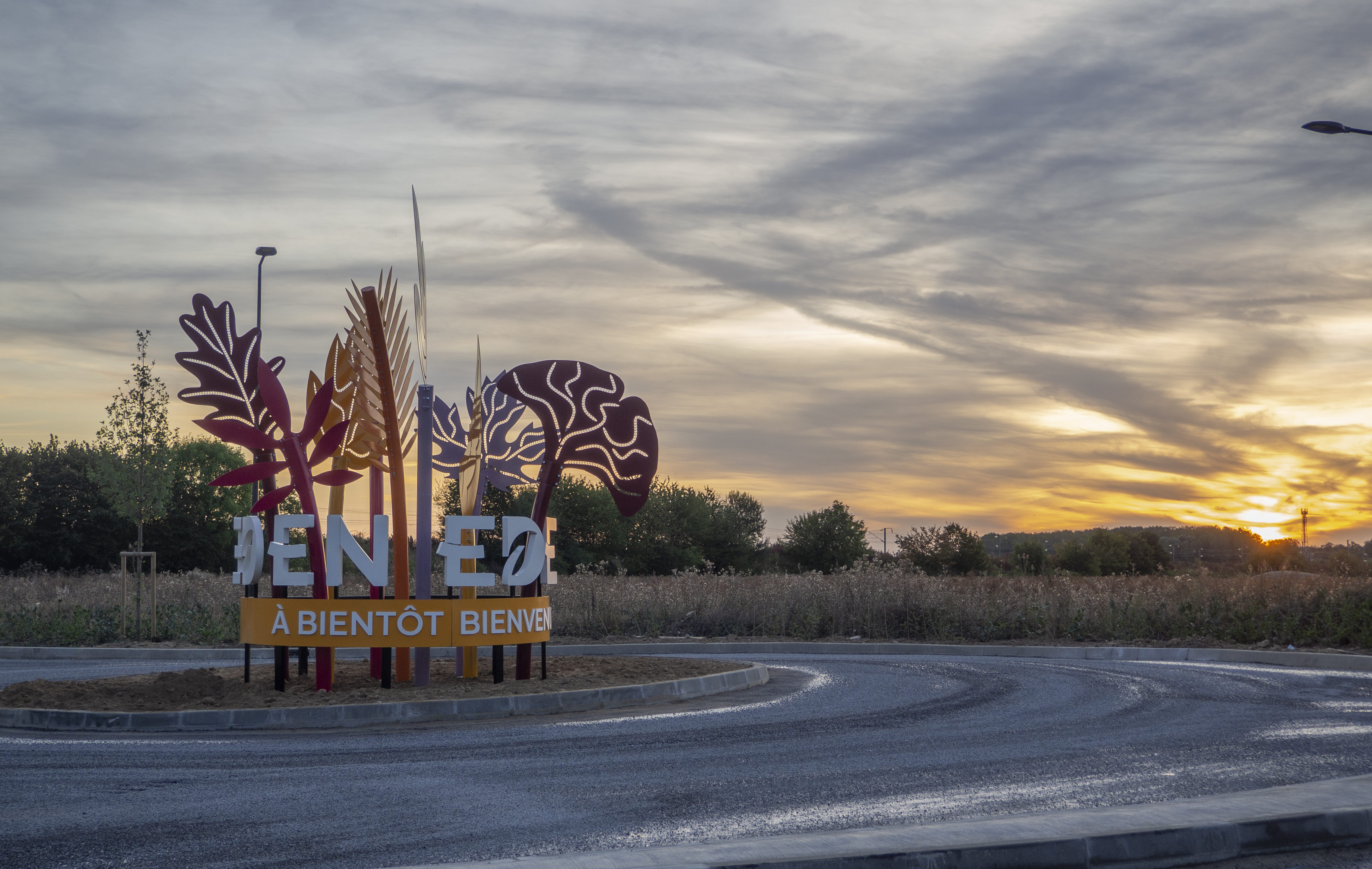 YES SIGN Eden, parc shopping YES SIGN Eden, parc shopping