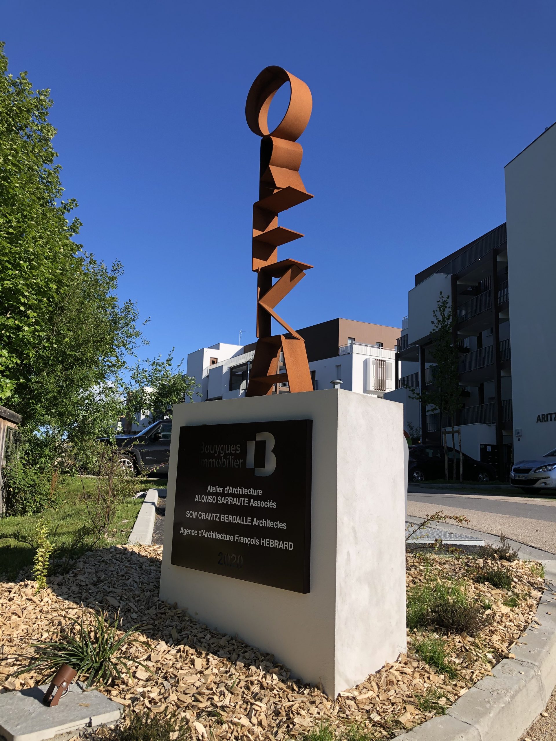 1 SIGNALETIQUE CORTEN BOUYGUES IMMOBILIER BAYONNE - YES SIGN