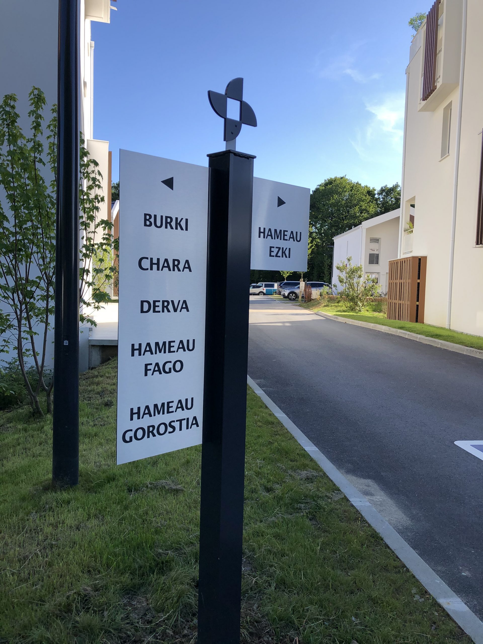 SIGNALETIQUE EXTERIEURE BOUYGUES IMMOBILIER BAYONNE - YES SIGN