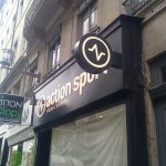 ENSEIGNE-DRAPEAU-LYON-YES-SIGN