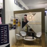 YES-SIGN-DECORATION-STAND-CUISINES-REFERENCES-PARIS