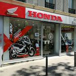 YES-SIGN-DEPLOIEMENT-ADHESIF-VITRINE-RESEAU-HONDA-PARIS